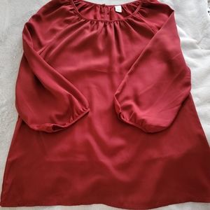 Burgundy 3/4 sleeve shirt